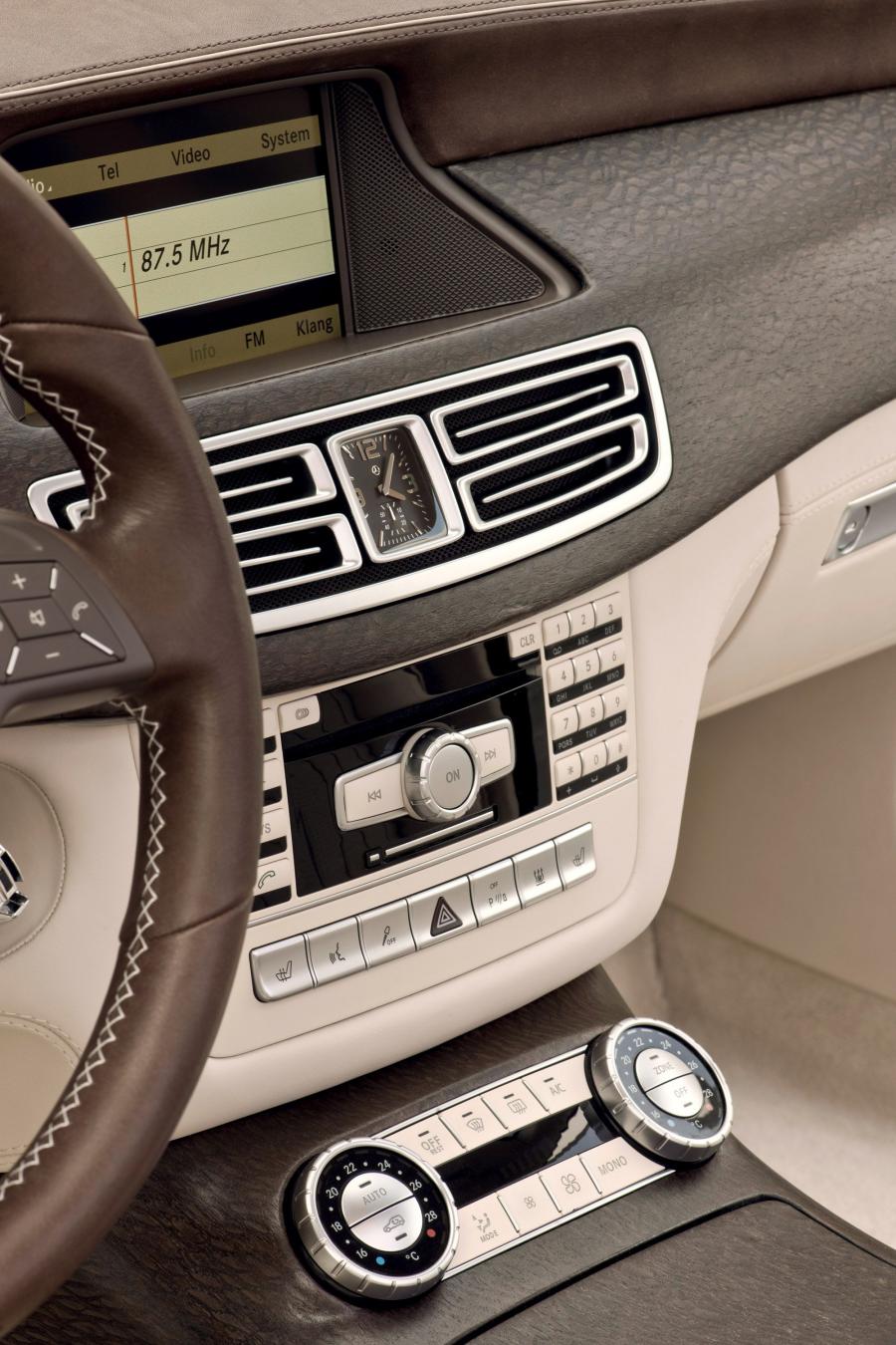  Mercedes-Benz CLS Shooting Break Concept 2010 года  (фото 2 из 86)